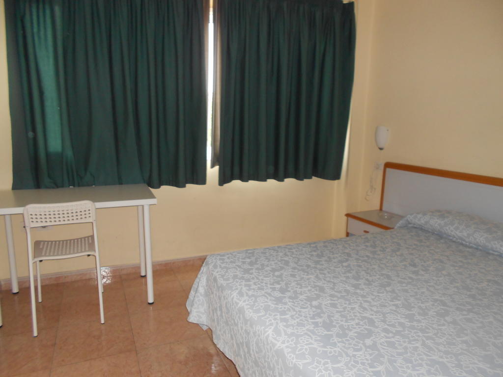 Pension Mova Санта-Крус-де-Тенерифе Номер фото