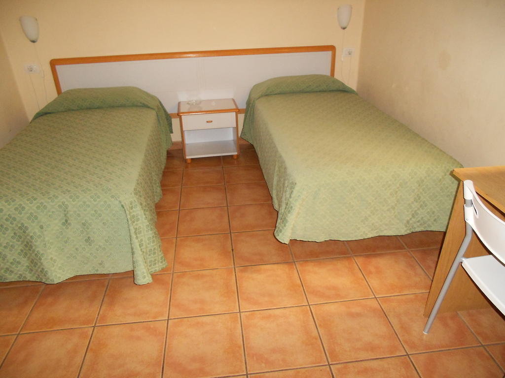 Pension Mova Санта-Крус-де-Тенерифе Номер фото