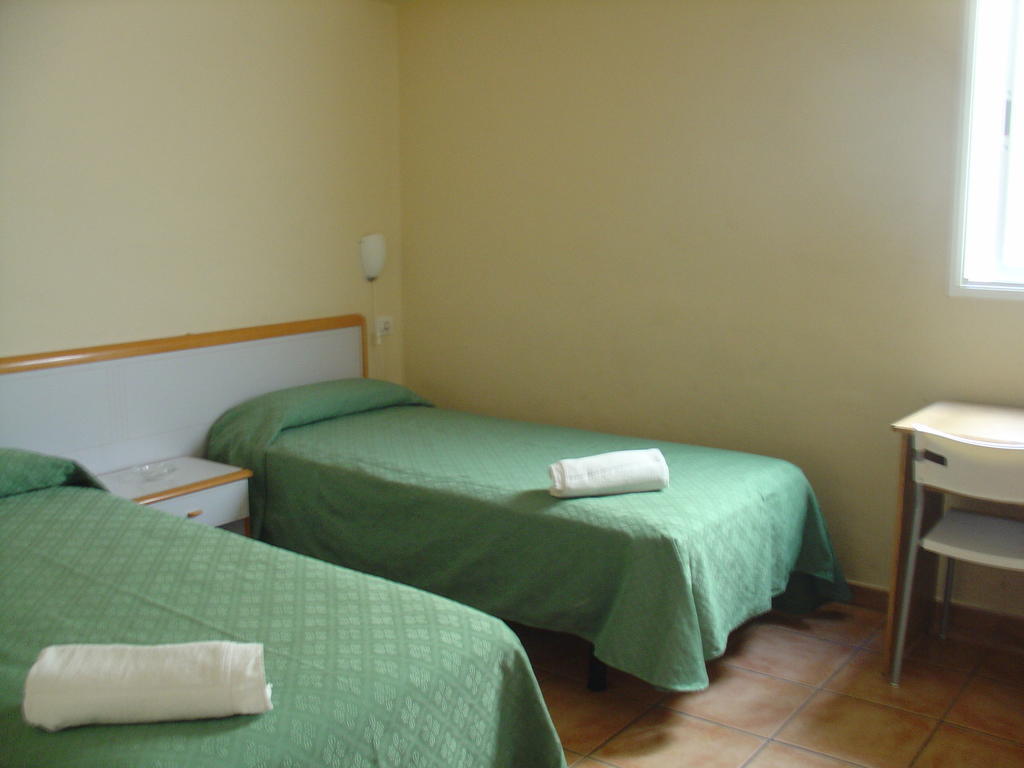 Pension Mova Санта-Крус-де-Тенерифе Номер фото